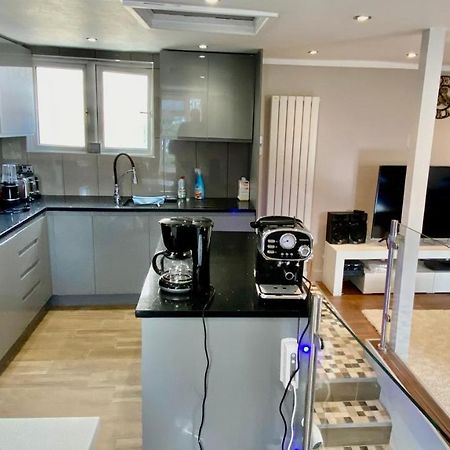 Modern Stylish Apartment At Brighton Station Exteriör bild
