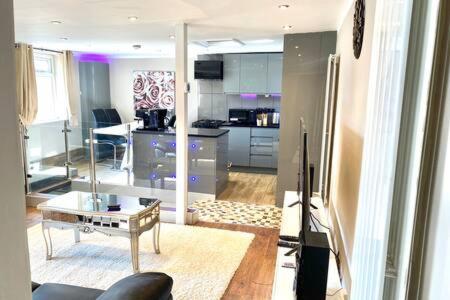 Modern Stylish Apartment At Brighton Station Exteriör bild