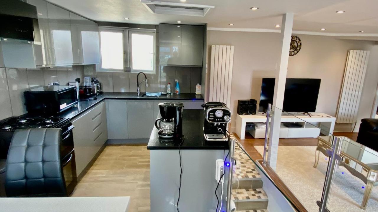 Modern Stylish Apartment At Brighton Station Exteriör bild